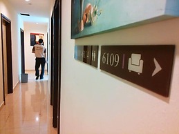 Hotel CheckedInn