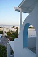 CAELI PAROS by Kostas and Ioanna Studios