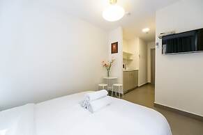 Dizengoff Inn