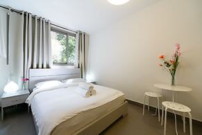 Dizengoff Inn