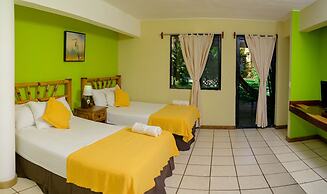 Banana Palms Hotel