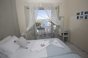 Alexandra's Rooms