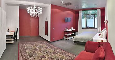 Hotel Moon