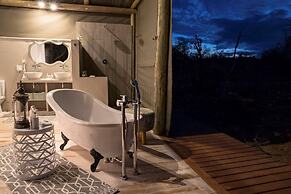 Raptor Retreat Game Lodge