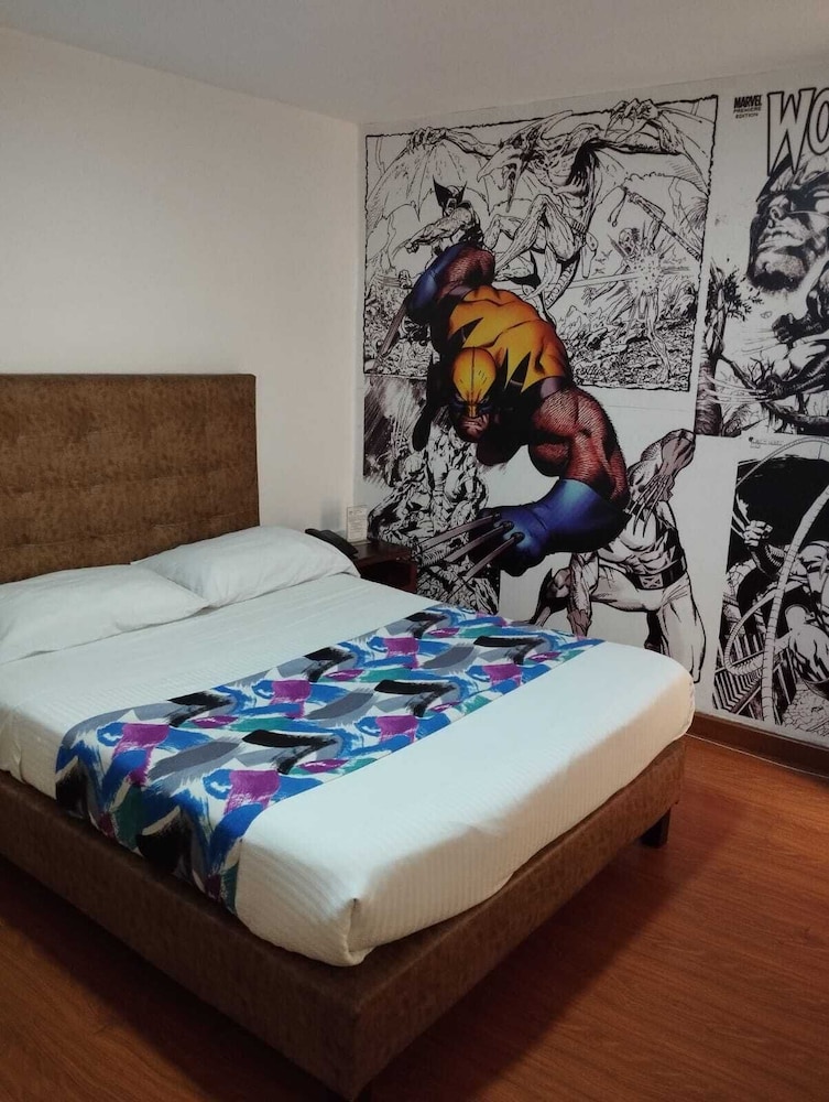 Hotel Comic City
