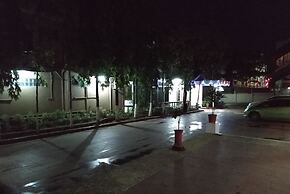 Airport Inn