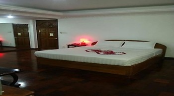 Airport Inn