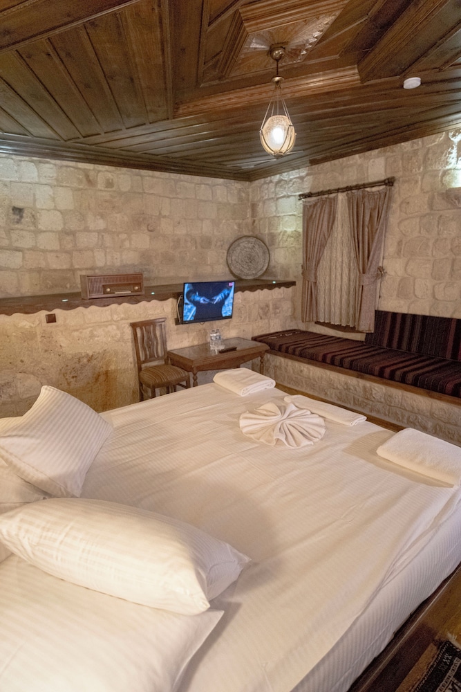 Kemerhan Hotel & Cave Suites