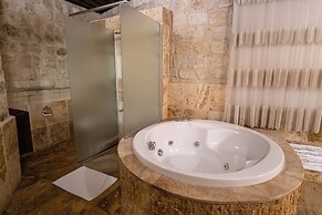 Kemerhan Hotel & Cave Suites