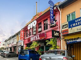 OYO 850 Gold Star Hotel