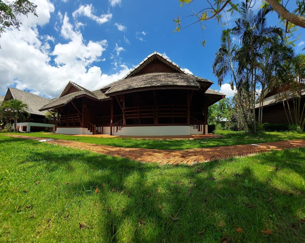 Apirata Resort
