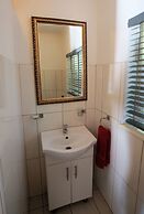 Linga Longa Guest House