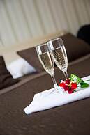 Avenue Hotel