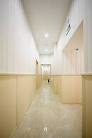 Avenue Hotel