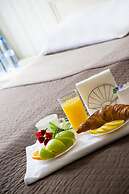 Avenue Hotel