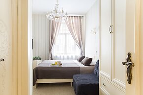 Avenue Hotel