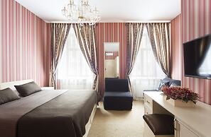 Avenue Hotel