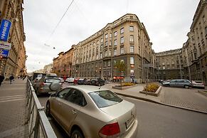 Avenue Hotel