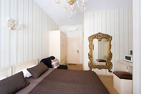 Avenue Hotel
