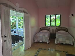 Playa Negra Guesthouse