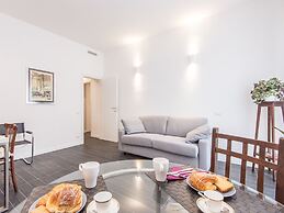 Residenza Ottaviano 105 by Hili