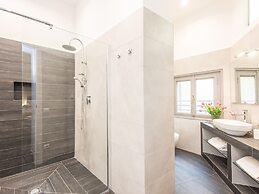 Residenza Ottaviano 105 by Hili