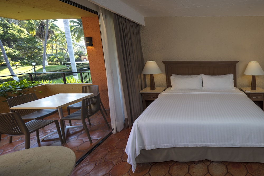 Holiday Inn Resort Ixtapa All-Inclusive by IHG