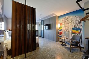 3 Door Hotel