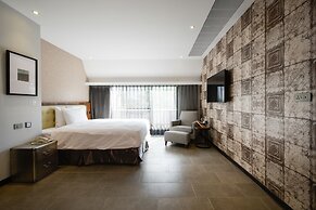 3 Door Hotel