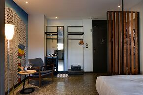 3 Door Hotel