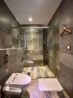 3 Door Hotel
