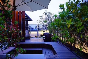 3 Door Hotel