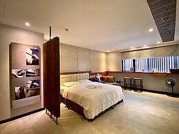 3 Door Hotel