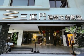 3 Door Hotel