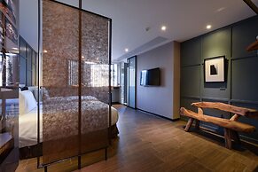 3 Door Hotel