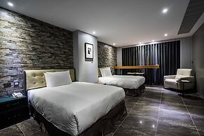 3 Door Hotel