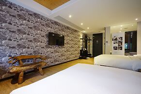 3 Door Hotel