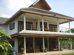Ban Rim Nam Riverside Resort