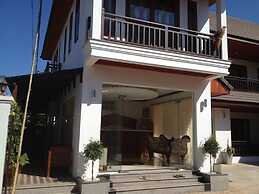Chalouvanh Hotel