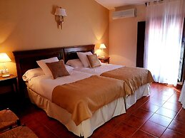 Hospedium Hotel Val de Pinares