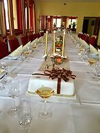 Tavel Boutique Hotel