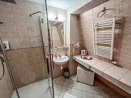 Tavel Boutique Hotel