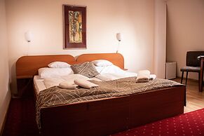 Tavel Boutique Hotel