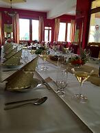 Tavel Boutique Hotel