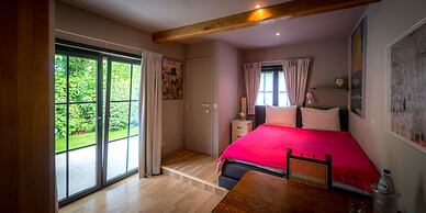 B&B Yaca