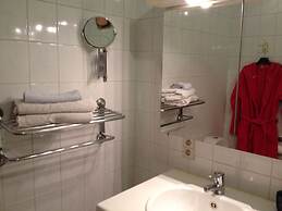 B&B Yaca
