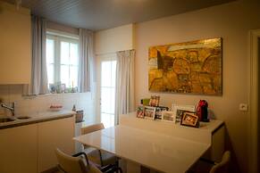 B&B Yaca