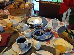 B&B Yaca