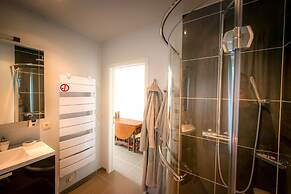 B&B Yaca