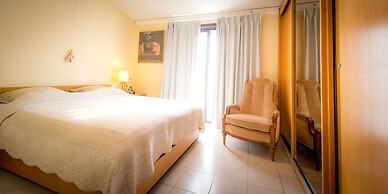 B&B Yaca